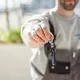 Das ist der Grund warum du Aluminiumfolie um deine Autoschlüssel wickeln solltest