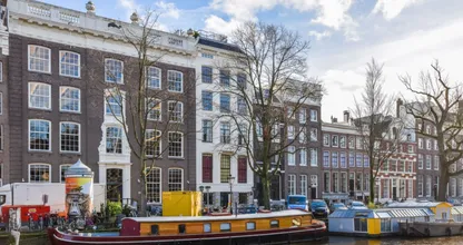 Dieses riesige Penthouse steht in Amsterdam zum Verkauf, aber es hat eine sehr spezielle Innenausstattung…