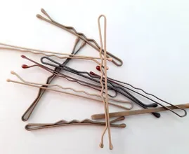 Lifehack: 5 manieren om een haarspeldje te gebruiken in huis
