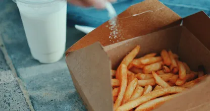 De Nierstichting tipt: zo kun je minder zout eten