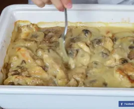 Rezept: sahniges Ofengericht mit Hühnchen und Champignons.