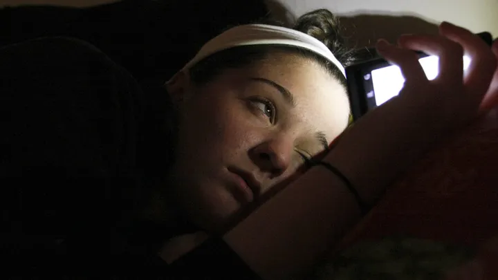 Wow: Als je dit leest kijk je nooit meer op je mobiel als je in bed ligt! Dit kan er dus gebeuren!