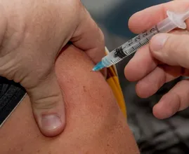 Deze dingen moet je weten over het nieuwe meningokokkenvaccin