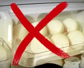 Gardez-vous vos œufs dans la porte du frigo ? Voici pourquoi vous ne devriez pas !