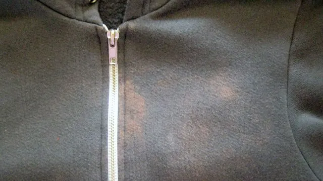 Accidentally spilled some bleach on your clothes? No worries, this trick can help you fix it!
