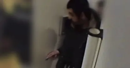 FOTO: politie op zoek naar DEZE vuurwapengevaarlijke gevangene, zie jij hem lopen? Bel direct 112!