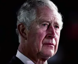 Vrienden doen boekje open over prins Charles: 'Hij is een verwend kasplantje'