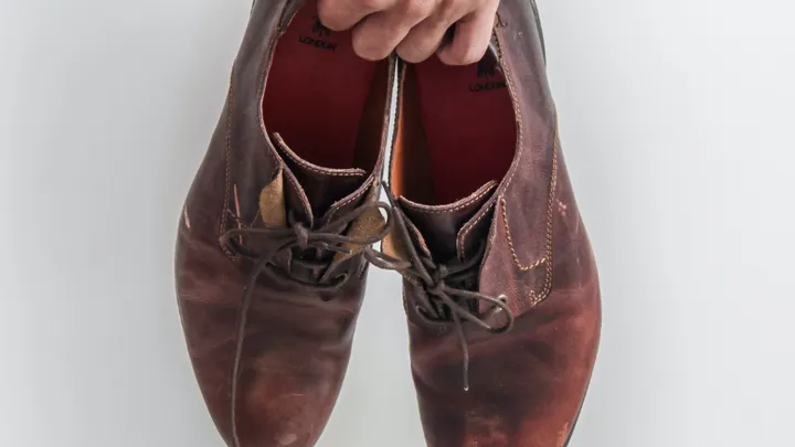 Voici des signes que vous devriez remplacer vos vieilles chaussures