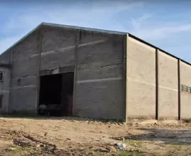 Ένα ζευγάρι συνταξιούχων αγοράζει έναν εγκαταλελειμμένο στάβλο και αυτό που βρίσκουν μέσα είναι πραγματικά απίστευτο!