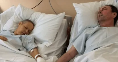 Kinderen delen aangrijpende foto van de dood van hun ouders.. Wat verschrikkelijk dit, heel veel sterkte!