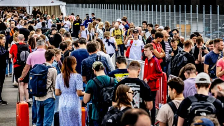 Consumentenbond wil betere regeling voor gedupeerden Schiphol