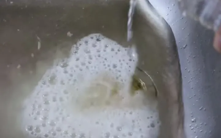 Abfluss chemische Reaktion