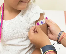 Gezondheidsraad wil kinderen boven 12 met medisch risico vaccineren
