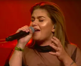 Roxeanne Hazes krijgt kritiek op Instagramfoto, maar trekt zich er niks van aan