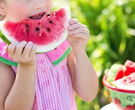 These are the foods you're better off not eating when it's hot outside