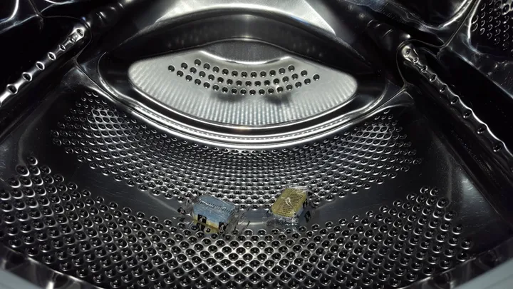 Huh?! Vaatwastablet in de wasmachine? Dit trucje is echt makkelijk en superhandig!
