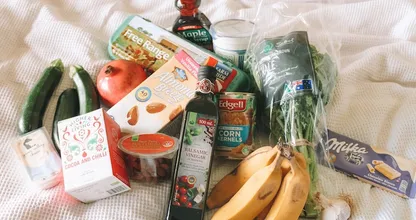 Vrouw moet 7000 euro terugbetalen omdat ze boodschappen kreeg van moeder