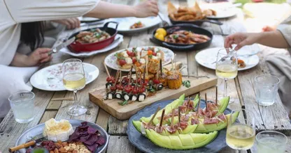 Is drinken bij het eten nou wel of niet goed voor je?
