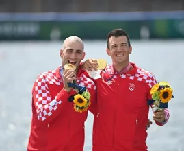 Dit is waarom Olympische sporters in hun medaille bijten