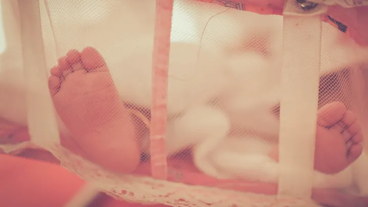 Firefighter saves baby and is in tears when he receives a letter 17 years later