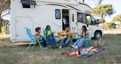 Aha! Zoveel dagen mag je camper of caravan thuis voor de deur staan