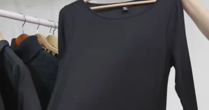 So wäscht du richtig, damit schwarze Wäsche schwarz bleibt.