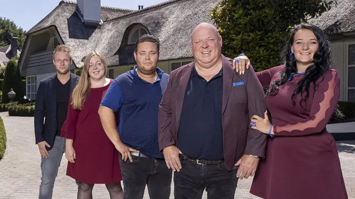 Om deze reden zien we de dochter van Peter Gillis zelden in Massa is Kassa