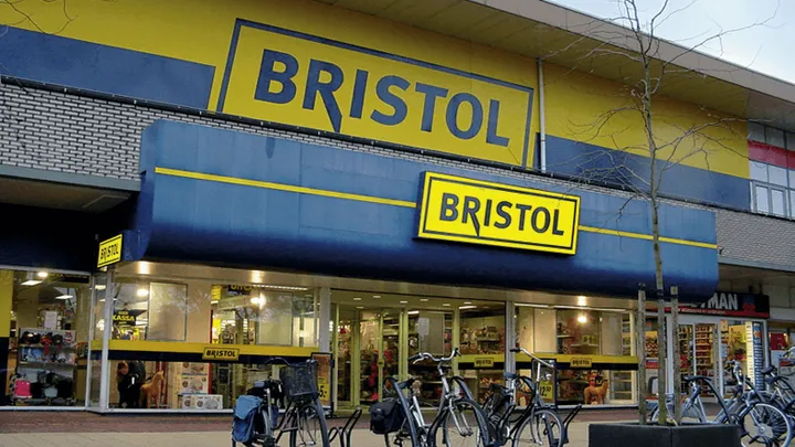 Eindelijk eens goed nieuws voor deze winkel! Wij zijn hier heel blij mee, duimen omhoog voor Bristol!
