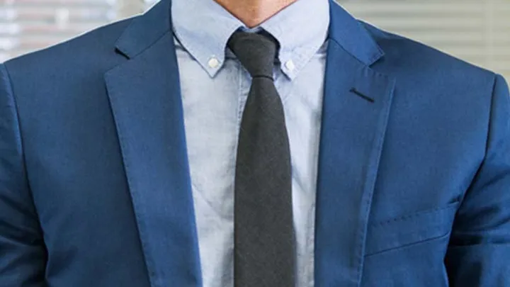 CEO wijst sollicitant in korte broek de deur, dit blijkt de fout van zijn leven