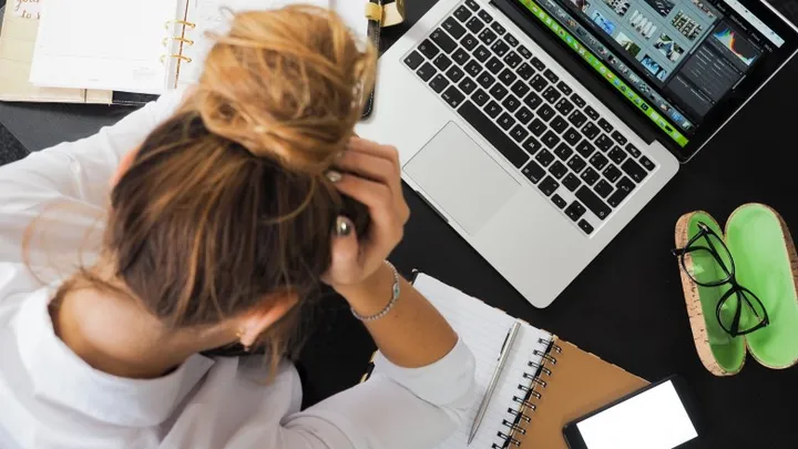 10 signals that indicate that you have too much stress