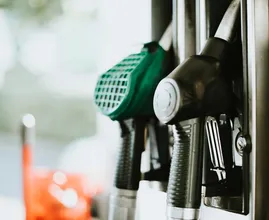 Benzineprijs stijgt fors: hoogste benzineprijs in vijf jaar