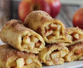 So machst du die leckersten Apfeltorte-Röllchen innerhalb von nur ein paar Minuten!