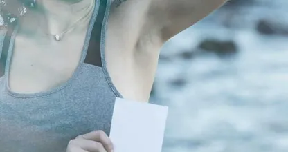 Vuoi sbarazzarti dei peli delle ascelle in modo facile e veloce? Prova questo rimedio naturale