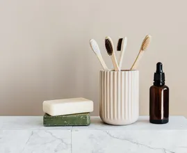 14 x waarom tea tree olie het natuurlijke wondermiddeltje voor in huis is