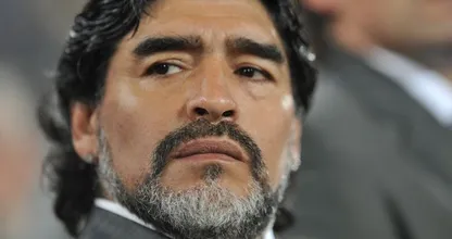 Begrafenisondernemer ontslagen na selfie met overleden Maradona 