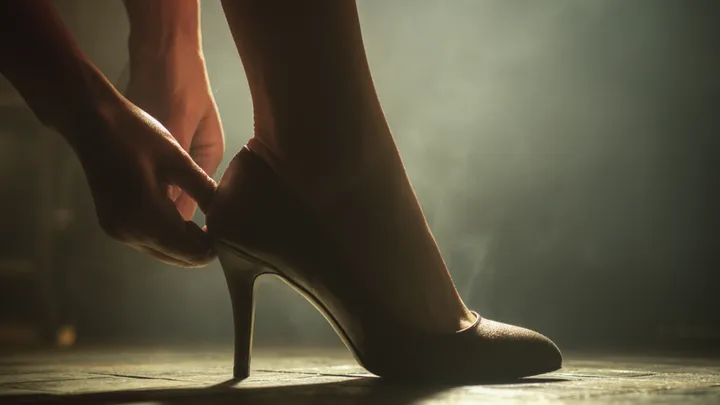 Per ongeluk te krappe schoenen gekocht? Dit is de snelste manier om ze weer passend te maken