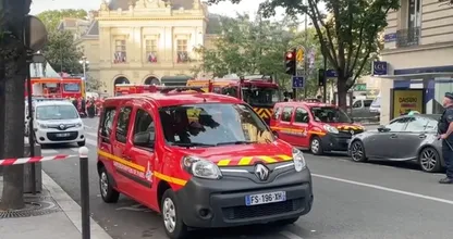 Heftig: dode en meerdere gewonden nadat auto terras in Parijs ramt