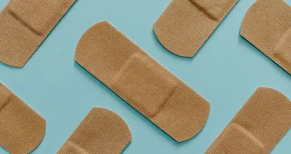 Pleister op een wondje: wel of niet doen?