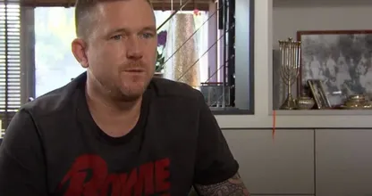 Johnny de Mol deelt: 'We waren al een keer eerder zwanger, maar dat was mis gegaan'