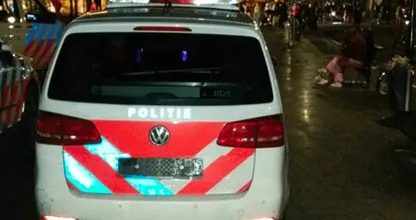 Politie roept 'stoere dader' op gestolen nummerbord van politieauto terug te brengen.. Deel dit bericht zodat we hem bereiken!