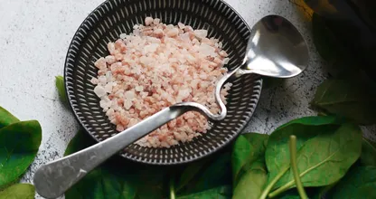 Averigua: ¿cuál es la diferencia entre la sal marina y la sal de mesa?