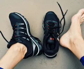 Zo zorg je ervoor dat je (sport)schoenen niet meer stinken