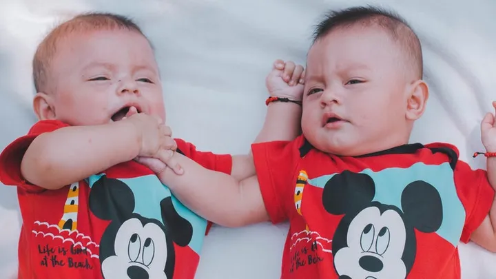 Il padre di 3 bambini scopre di essere stato infertile per tutta la vita.