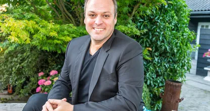 Dit wil je zien: Christiaan Bauer doet vader Frans perfect na