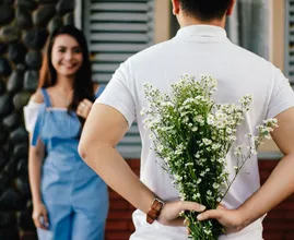 Deze 6 romantische gebaren kunnen juist waarschuwingssignalen in je relatie zijn