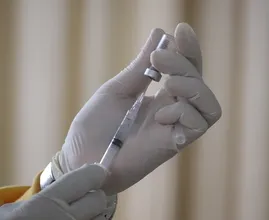 Vaccinmakers vragen toestemming voor derde coronavaccinatie