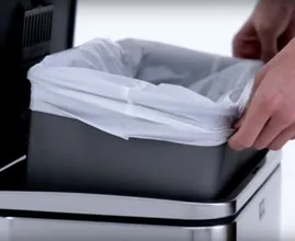 With THIS trick changing the trash bag will be a piece of cake!