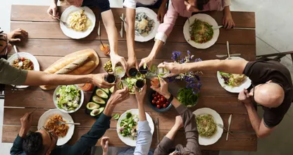 Wat is gezonder: warm lunchen of warm avondeten?