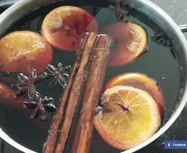 Rezept: würziger Glühwein exakt wie auf dem Weihnachtsmarkt. Wenige Zutaten, viel günstiger.
