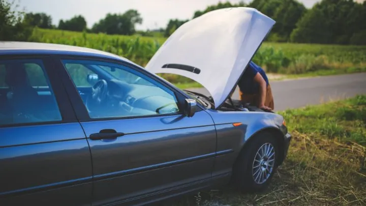 5 onschuldige tekenen dat je auto het toch echt begint te begeven